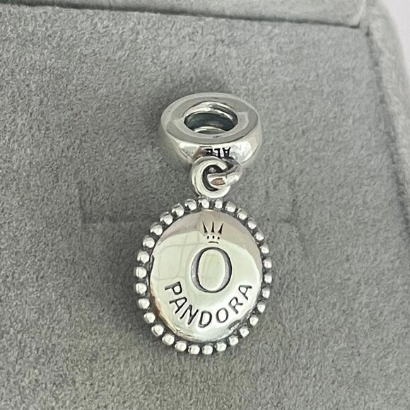 Pandora Seattle Space Needle Exclusive Charm - Picture 2 of 4